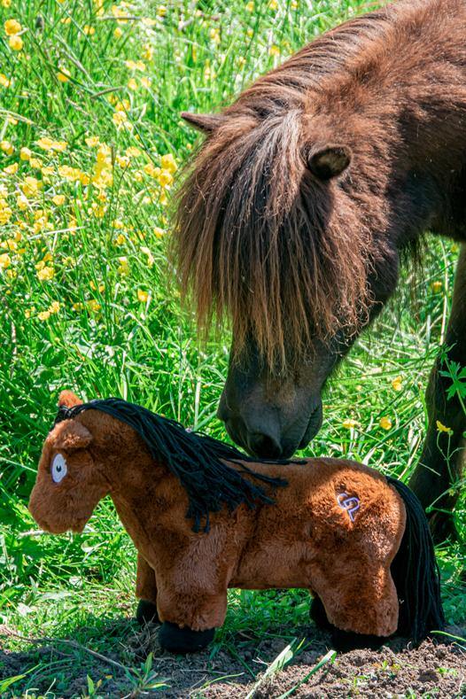 1-1 Crafty Pony paarden knuffel bruin met zwarte manen