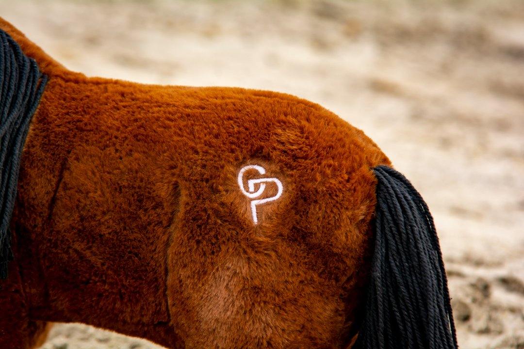 bruinzwartbos3klein Crafty Pony paarden knuffel bruin met zwarte manen