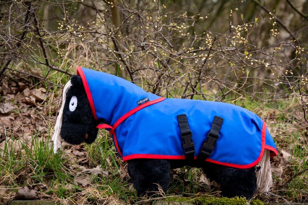 buitendek1 Crafty Ponies Buitendeken Blauw/Rood