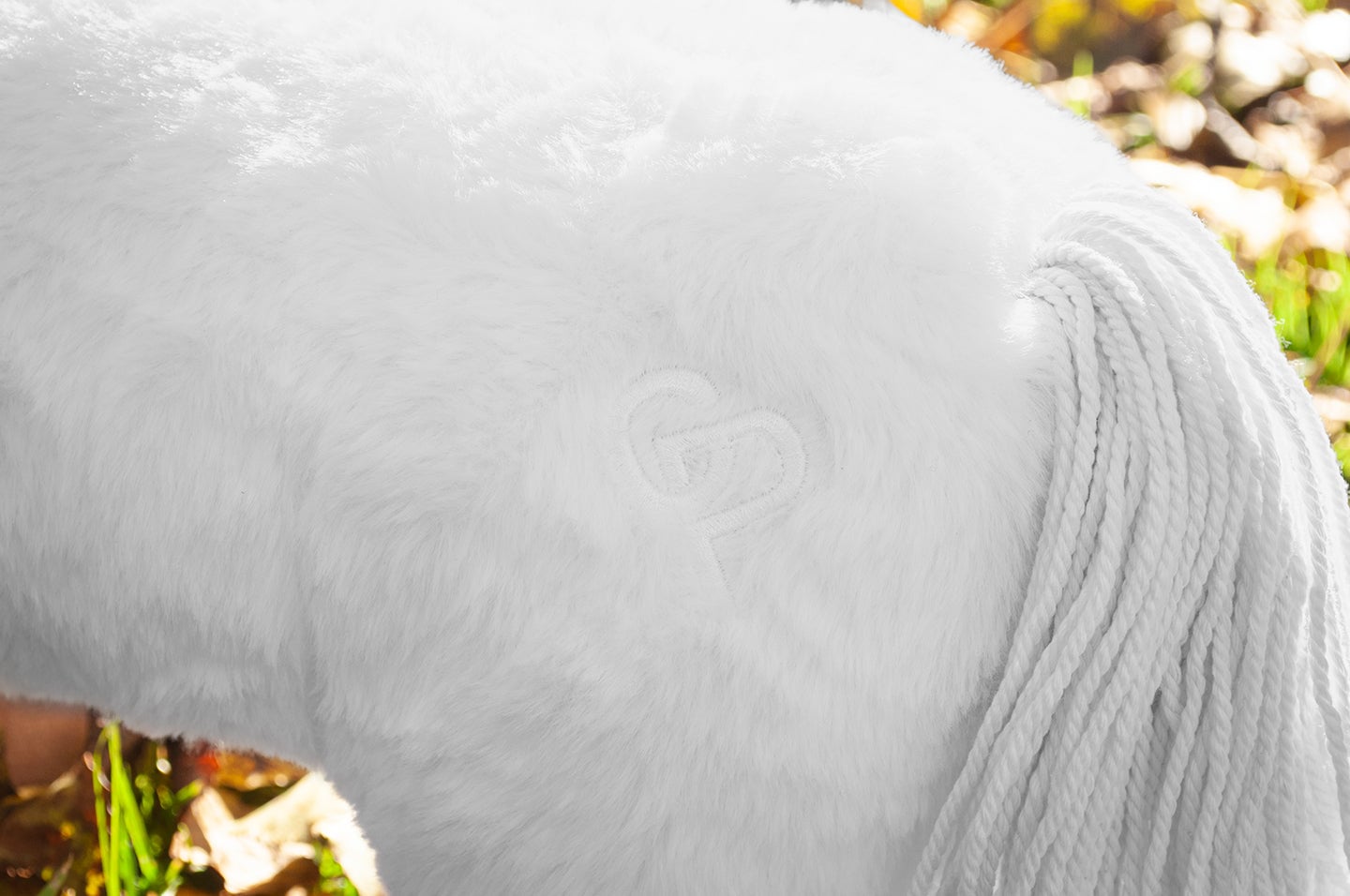 wittepony6_d3d52ab8-79e4-4c56-bda9-a40160bd109f Crafty Pony paarden knuffel wit met witte manen