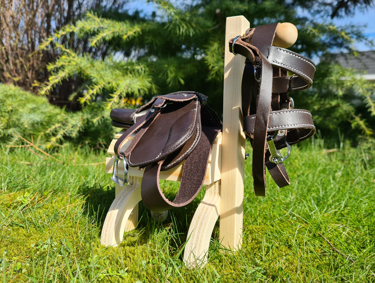 z6 Crafty Ponies houten zadelbok