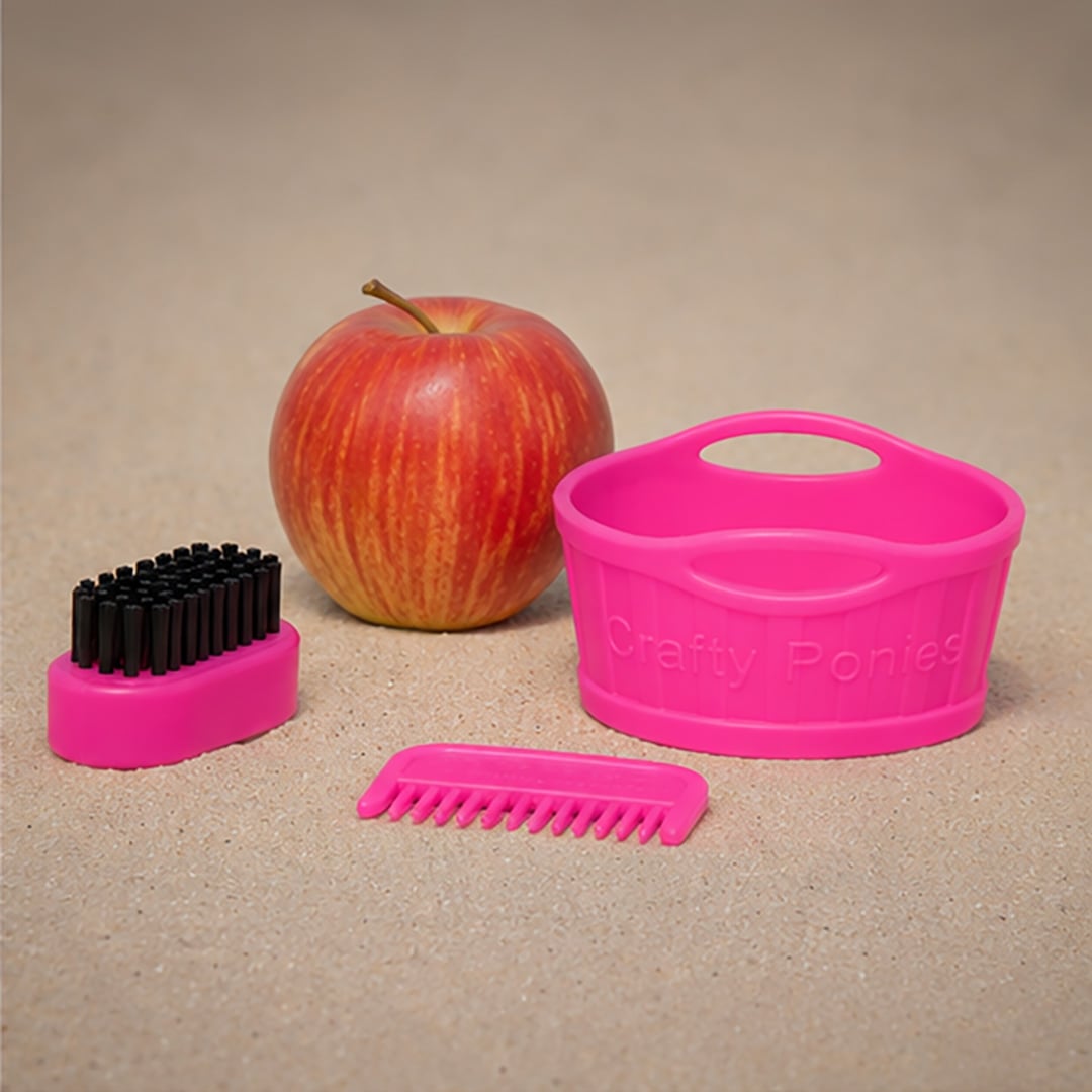 Crafty Ponies poetsset voor hobby pony met roze poetsbak, borstel en manenkam