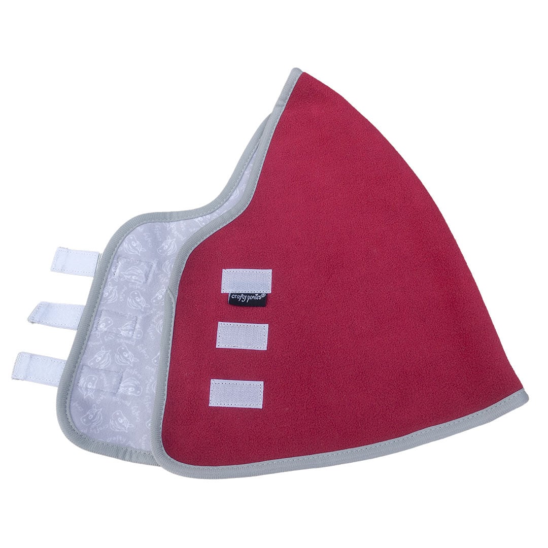 Rood-halsstuk-open Luxe halsstuk rood voor Crafty Ponies Hobby Horse.